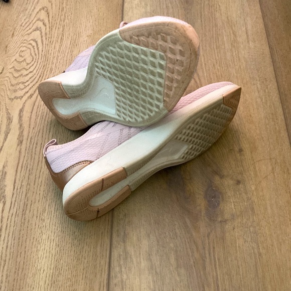 Nike Youth Pink Sneakers - Picture 4 of 5